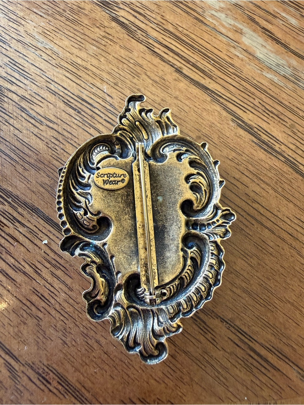 Scripture Wear Vintage Inspirational Collage Brooch – Gold Tone Cameo Faith Pin - Picture 3 of 4
